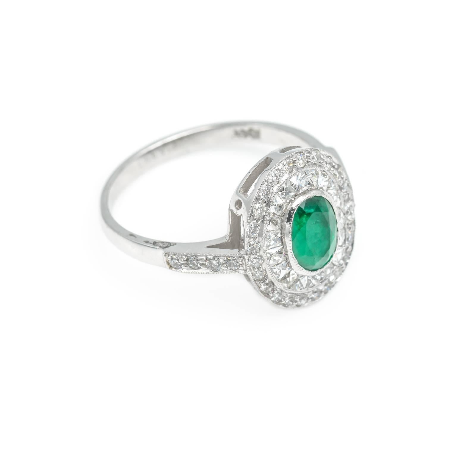 Women's Art Deco Emerald Diamond Ring 18 Karat White Gold For Sale