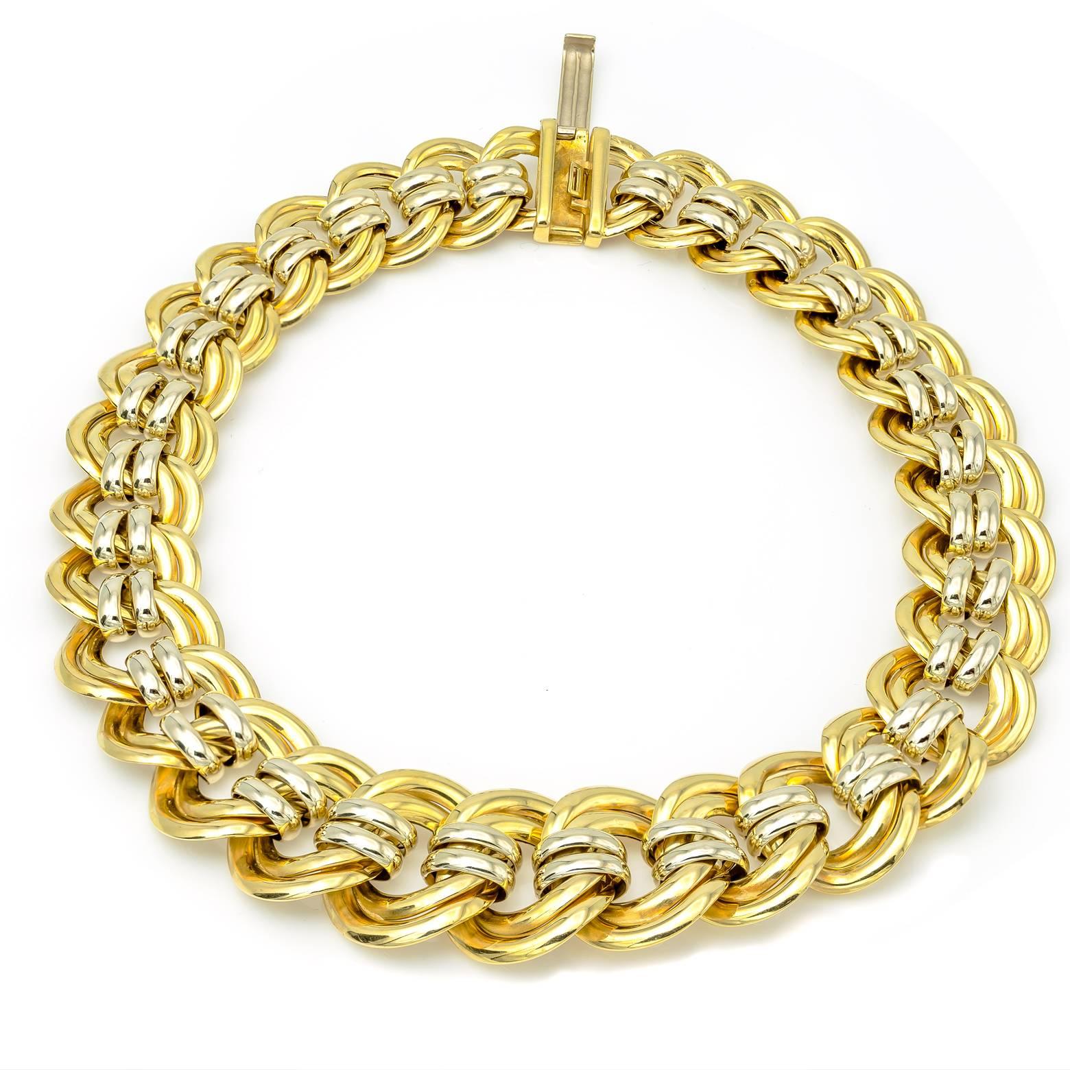 This large and thick gold chain necklace tapers towards the ends and exhibits grandiose circle links in the middle. 18K yellow gold rope-like comfortable, lightweight considering the size, and fun to wear! 