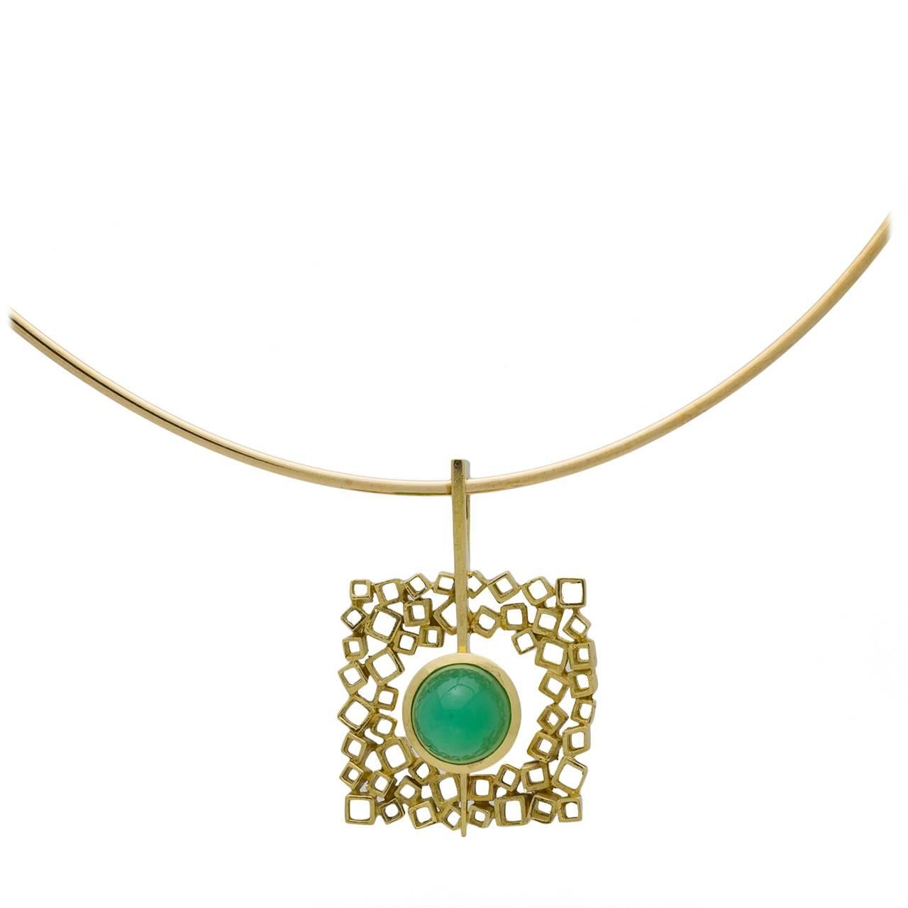 1970s Chrysoprase Gold Choker Necklace For Sale