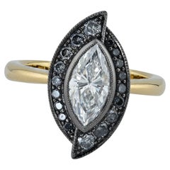 Sophia D Marquise-Diamant-Halo-Ring aus Platin und 18-karätigem Gelbgold