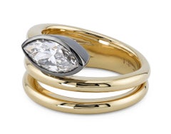 Anello con diamante Sophia D. Marquise in platino e oro giallo 18 carati