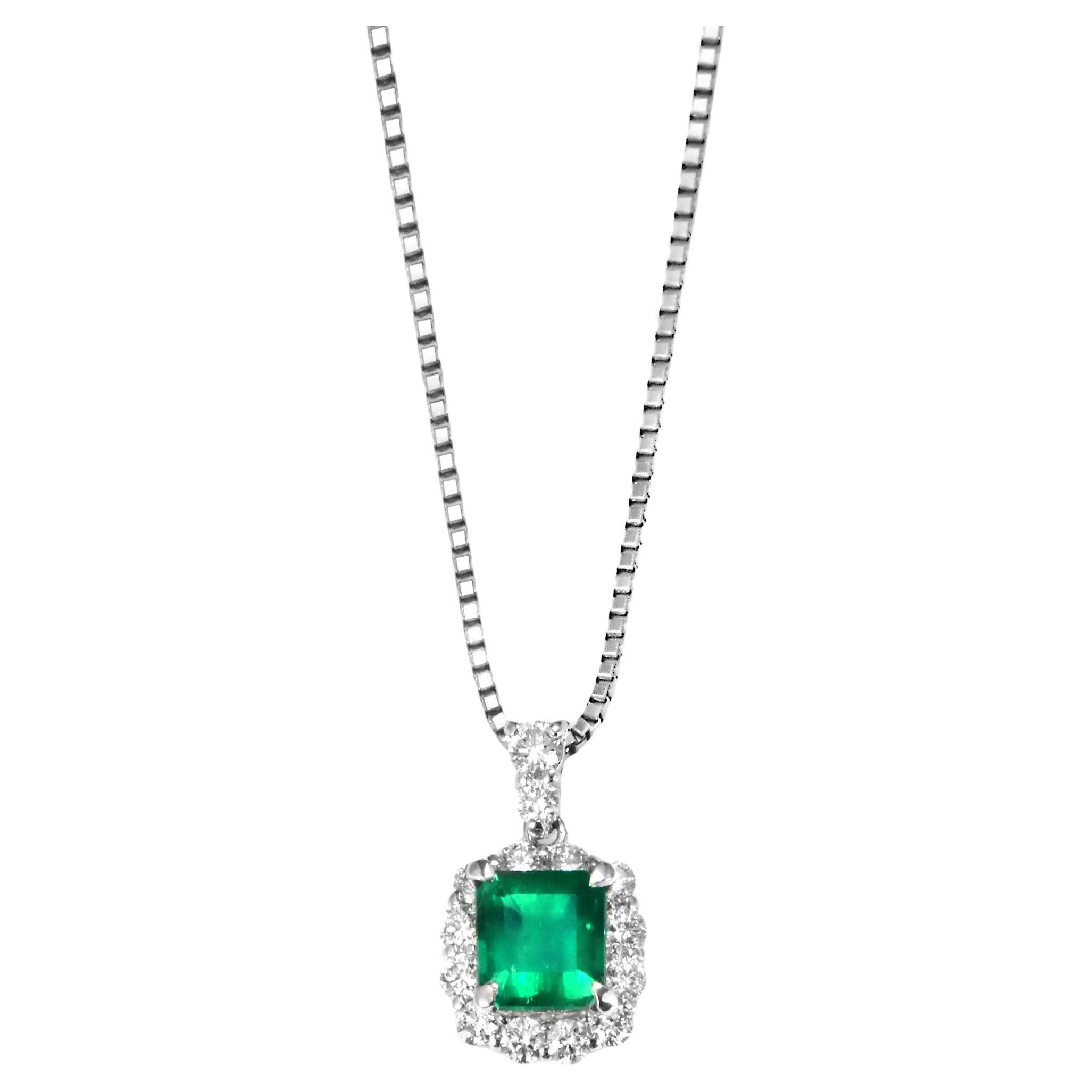 Pendentif en émeraude de Colombie et diamant de 0,94 carat, de couleur naturelle et d'un vert vif en vente