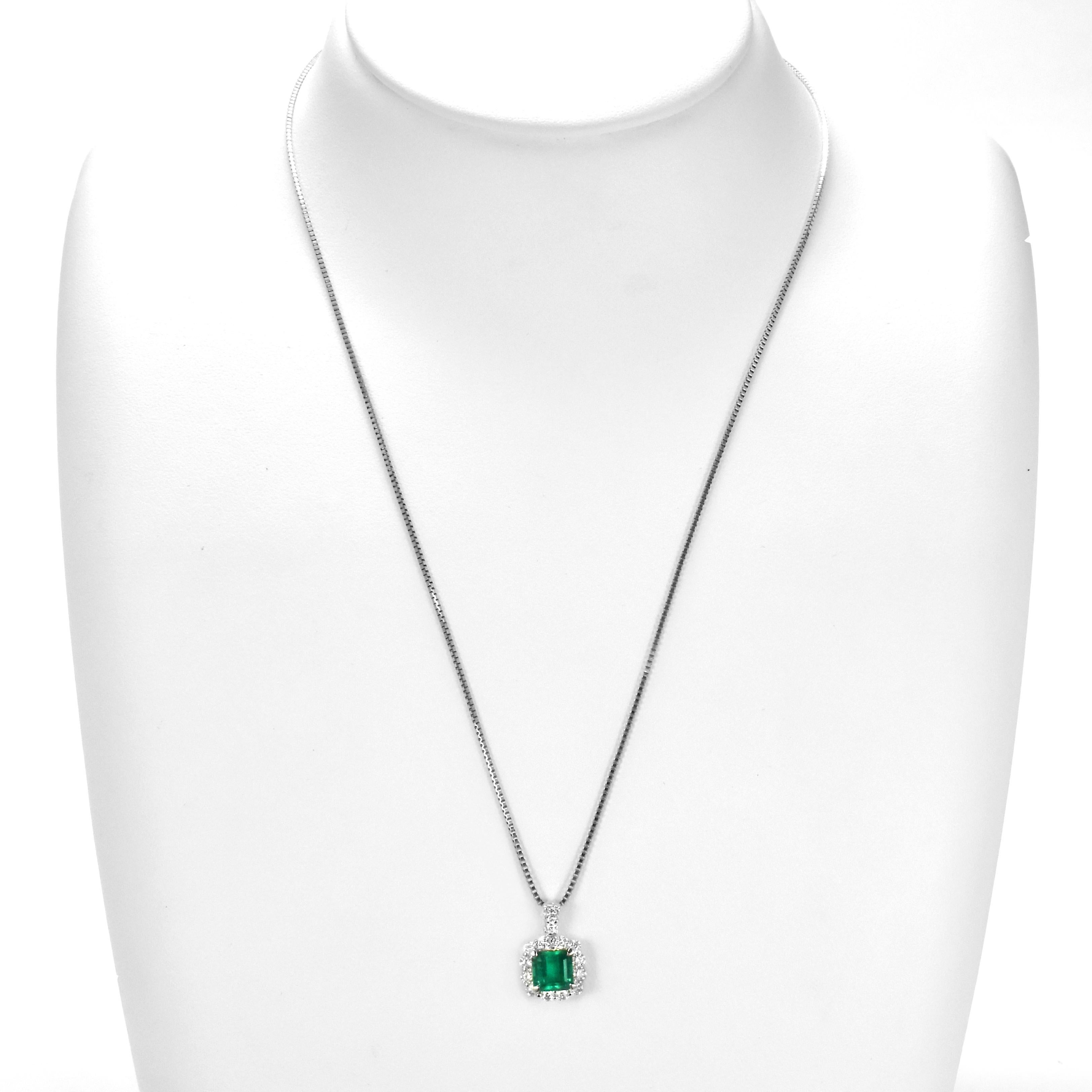 Pendentif en émeraude de Colombie et diamant de 0,94 carat, de couleur naturelle et d'un vert vif en vente 1
