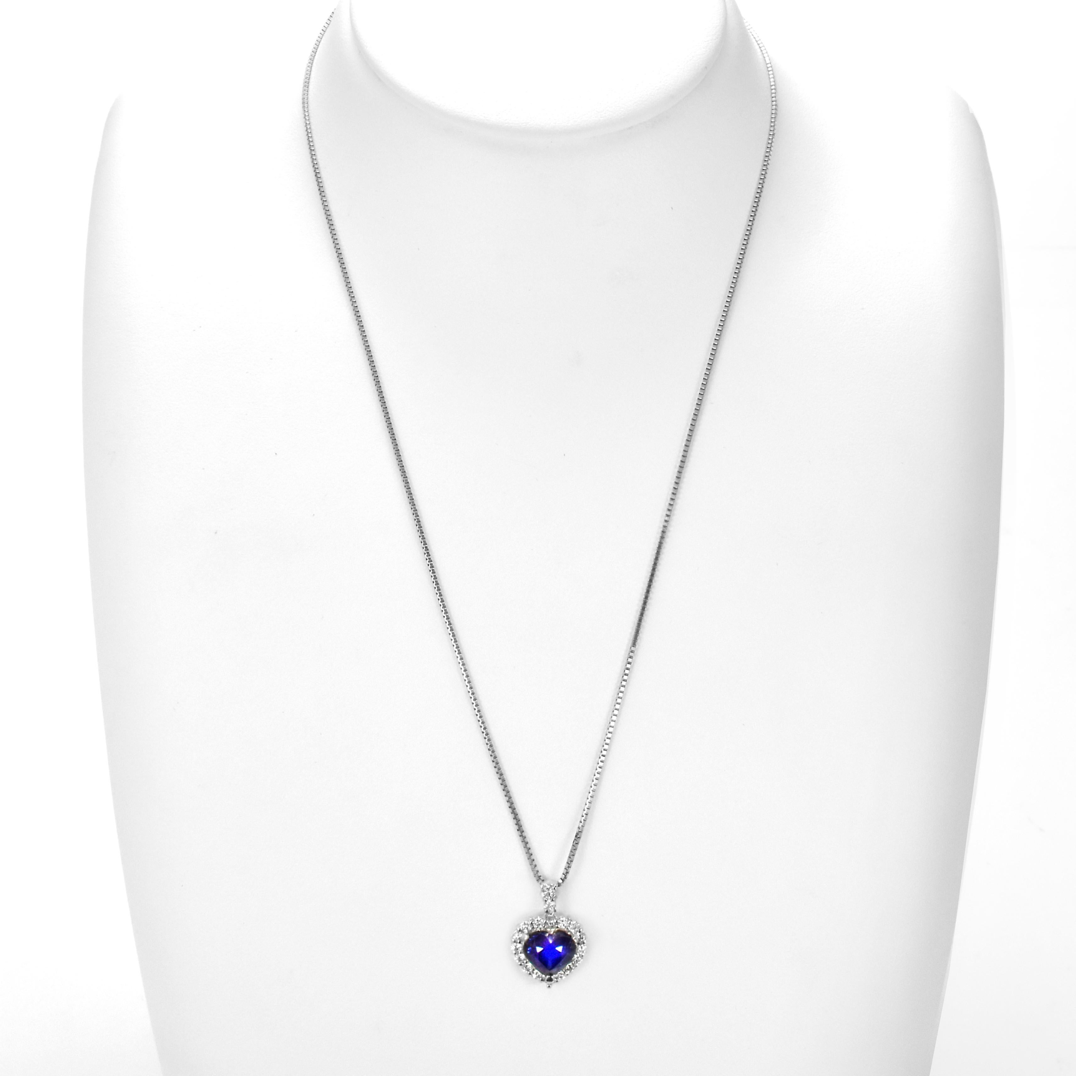 Pendentif en platine avec saphir bleu royal et diamant de 1,87 carat naturel Pour femmes en vente