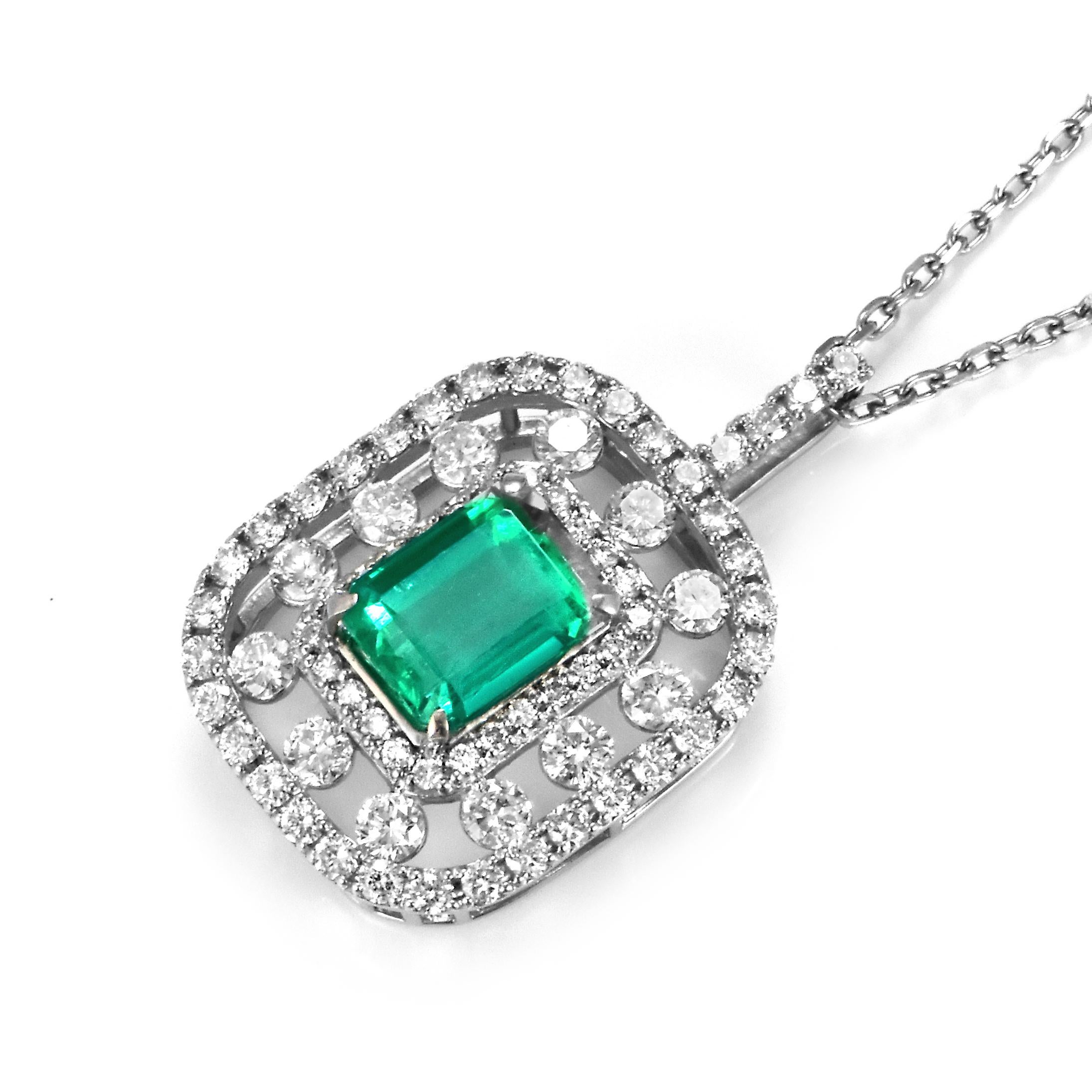 GIA zertifiziert 2,55 Karat natürlichen kolumbianischen Smaragd Anhänger in Platin gemacht Damen im Angebot