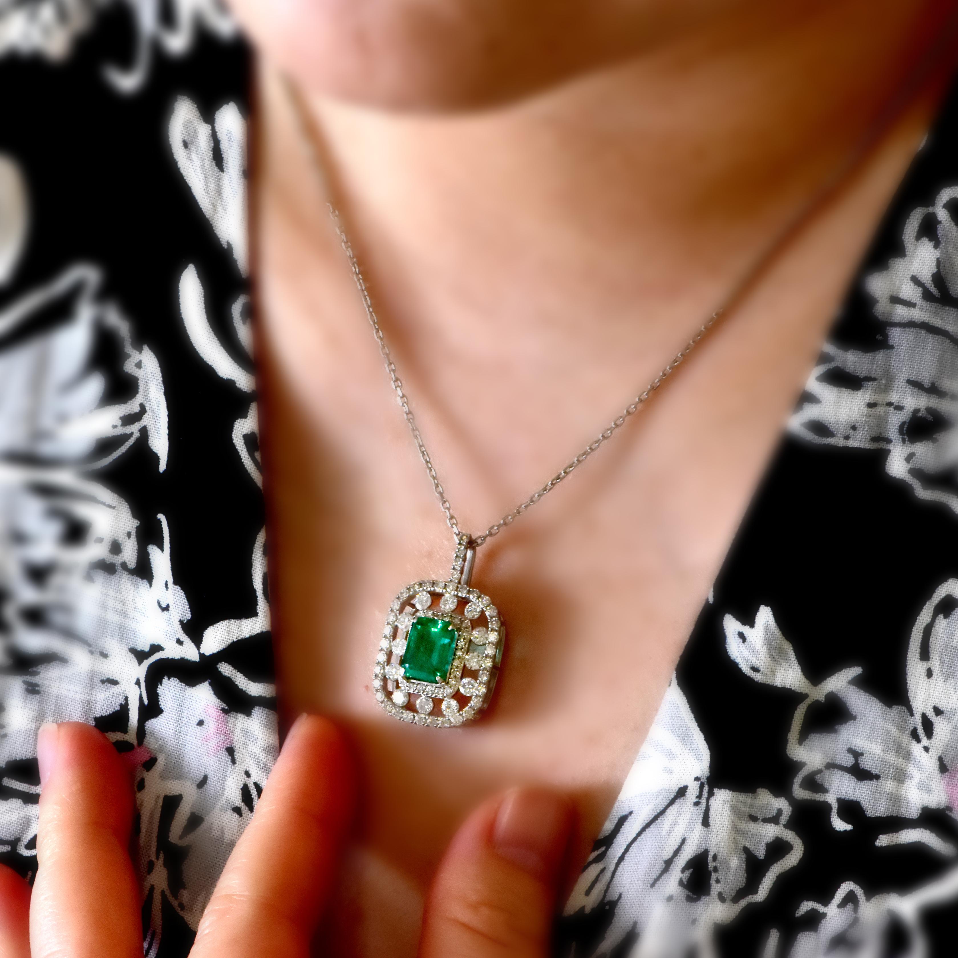 GIA zertifiziert 2,55 Karat natürlichen kolumbianischen Smaragd Anhänger in Platin gemacht im Angebot 6