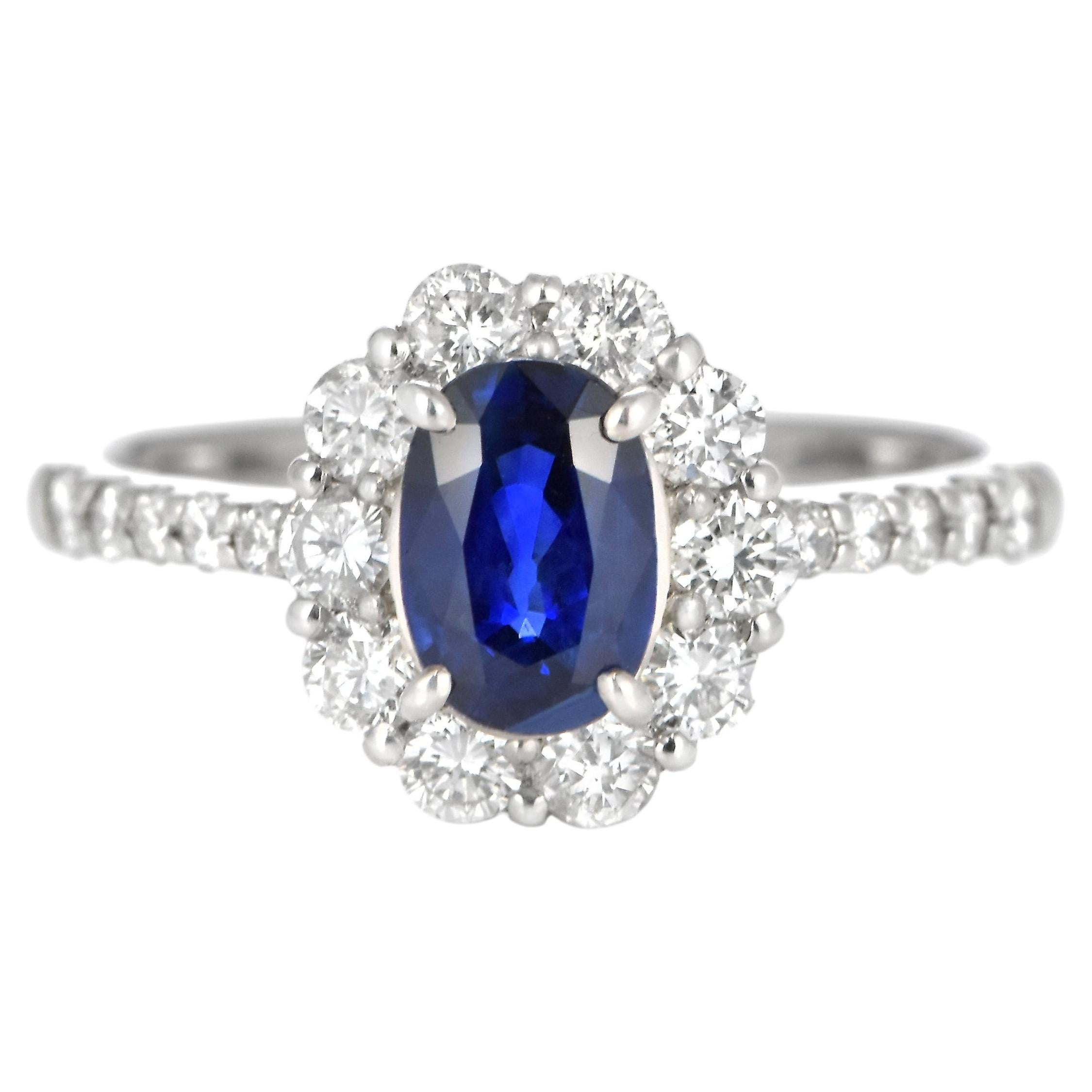 1.07 Carat Natural Royal Blue Sapphire and Diamond Ring Made in Platinum For Sale