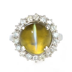 14.00 Carat Natural Cat's Eye Chrysoberyl and Diamond Ring Made in Platinum