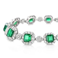 Bracciale in platino con smeraldi naturali e diamanti per un totale di 12,11 carati