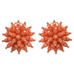 Boucles d'oreilles étoile en or 18 carats, corail et diamants