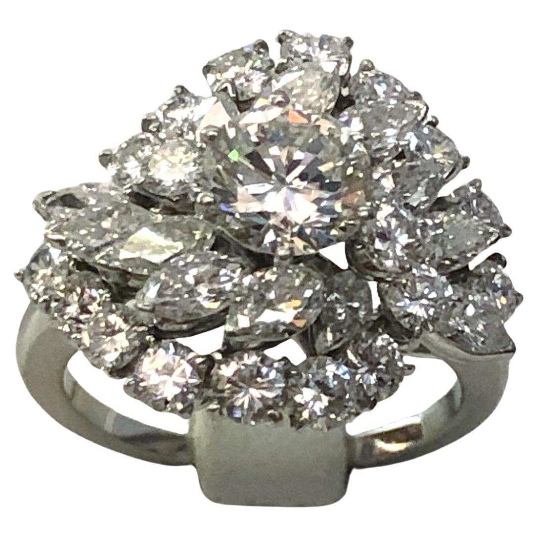 Anello con diamante in oro bianco 18 carati in vendita