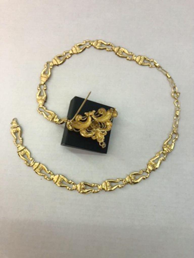 Collier en or gaufré 22 carats en vente 1