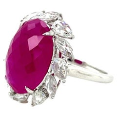 Verlobungsring mit GRS-zertifiziertem natürlichem Rubin und birnenförmigem und Marquise-Diamant