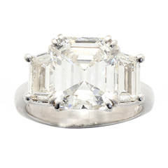 Stunning Emerald Cut Diamond Platinum Ring