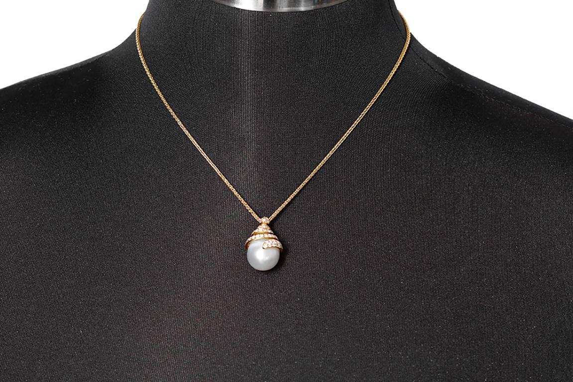 Yvel Yellow Gold, Diamond, and Freshwater Pearl Pendant Necklace In Excellent Condition In Dallas, TX