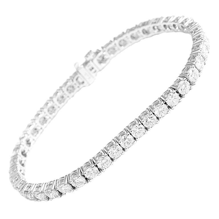 Beautiful 8.37 ct Diamond Tennis Bracelet White Gold at 1stdibs