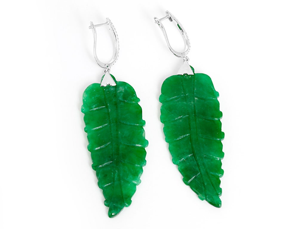 Amazing Jade Diamond Gold Dangle Leaf Earrings In New Condition In Dallas, TX
