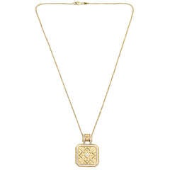 Stunning 98 Diamond  Yellow Gold Pendant Necklace and Chain
