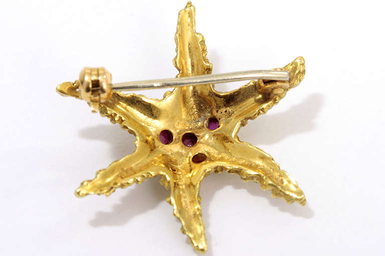 Tiffany & Co. Yellow Gold & Ruby Starfish Pin Brooch Pin In Excellent Condition In Dallas, TX