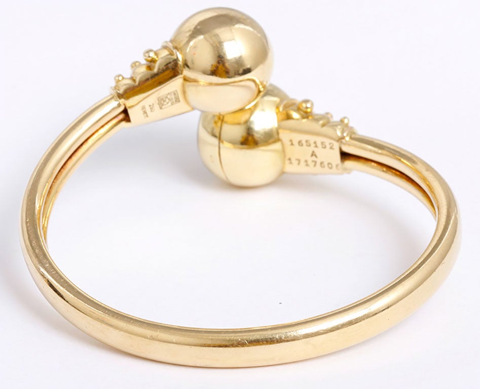 Universal Geneve Lady's Yellow Gold Bangle Wristwatch