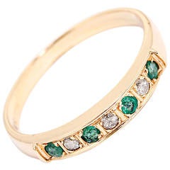Vintage Beautiful Emerald Diamond Gold Band Ring