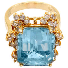 Stunning Aquamarine Diamond Yellow Gold Ring Stunning Aquamarine Diamond Yellow Gold Ring