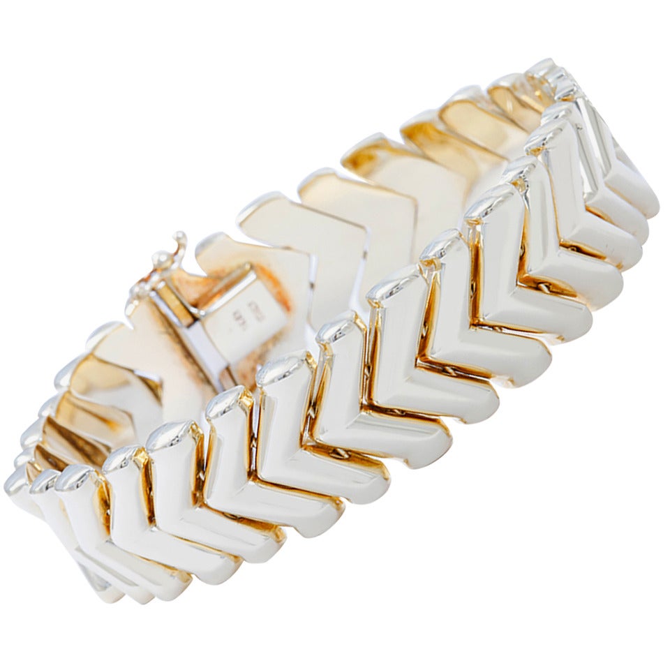 Beautiful Yellow Gold Chevron Link Bracelet