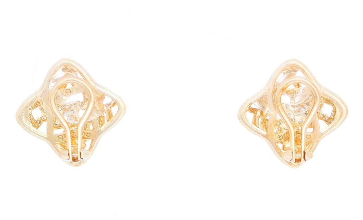 David Yurman Diamond Gold Quatrefoil Earrings In Excellent Condition In Dallas, TX
