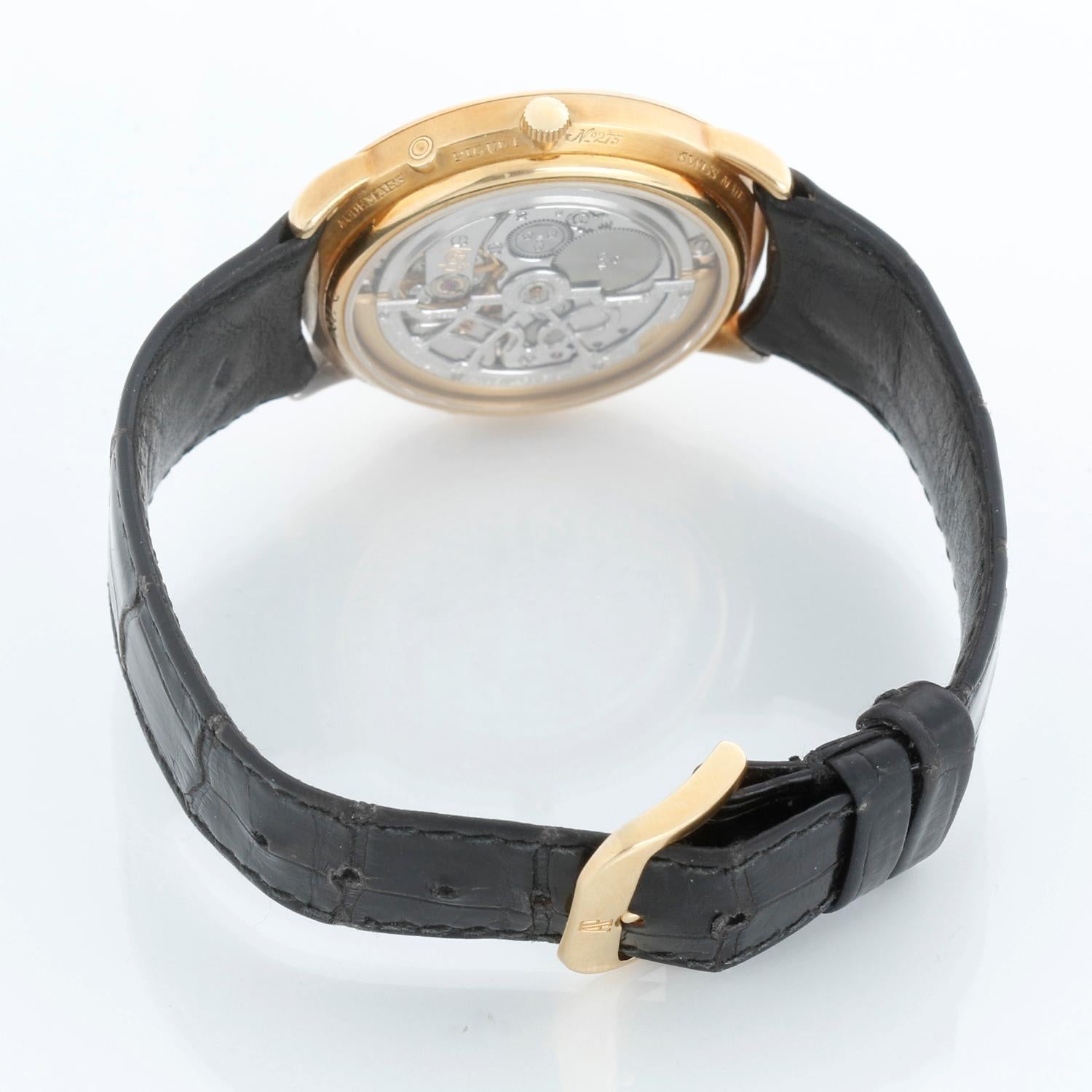 Audemars Piguet Montre Quantième Perpétuel pour homme en or jaune 25661BA - Remontage automatique. Quantième Perpétuel. Boîtier en or jaune 18 carats (36 mm) avec fond d'exposition. Cadran blanc avec complications jour, date, mois et phase de lune,