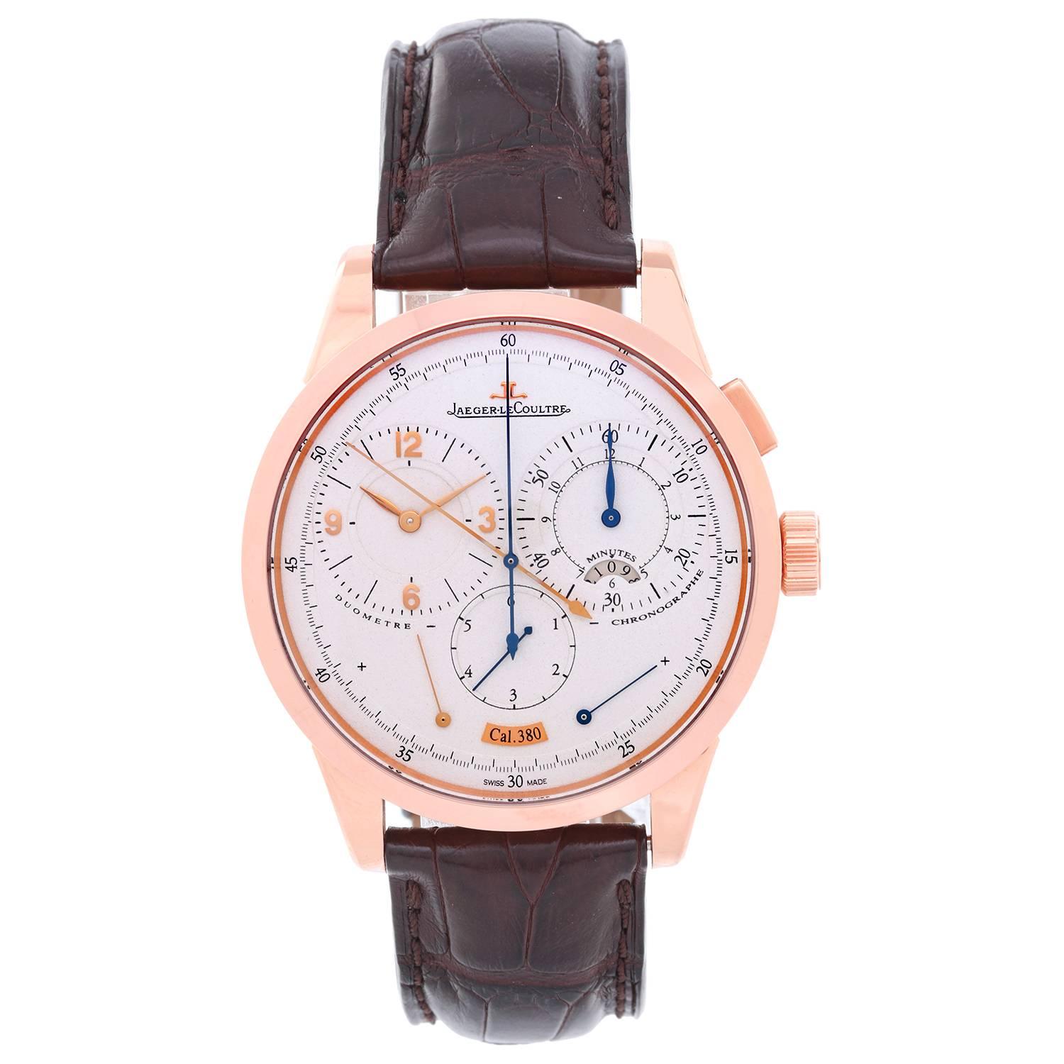 Jaeger - LeCoultre Duometre Chronograph Calibre Men's Watch 380A -  Manual winding. 18K Rose gold ( 42 mm ). Silvered dial with Rose Gold Arabic numerals. Black alligator strap with 18K Rose Gold Jaeger-LeCoultre deployant clasp. Pre-owned with