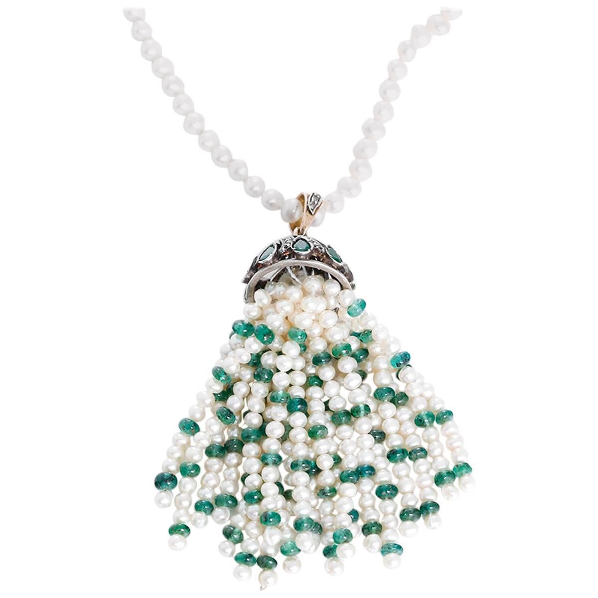 Halskette mit Quaste aus Silber mit Perlen, Smaragd und Diamanten
