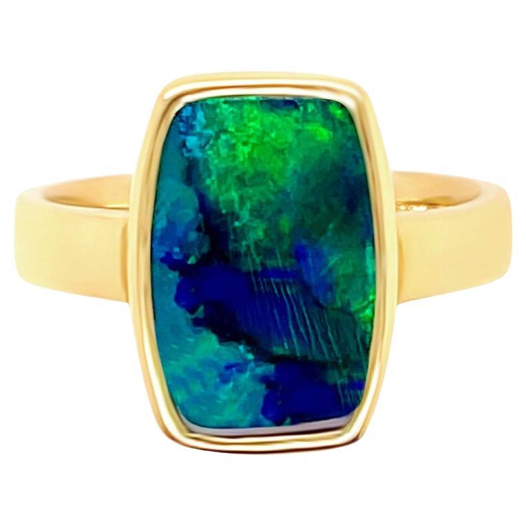 Natürlicher unbehandelter australischer 2,14 Karat schwarzer Opal Ring aus 18 Karat Gelbgold