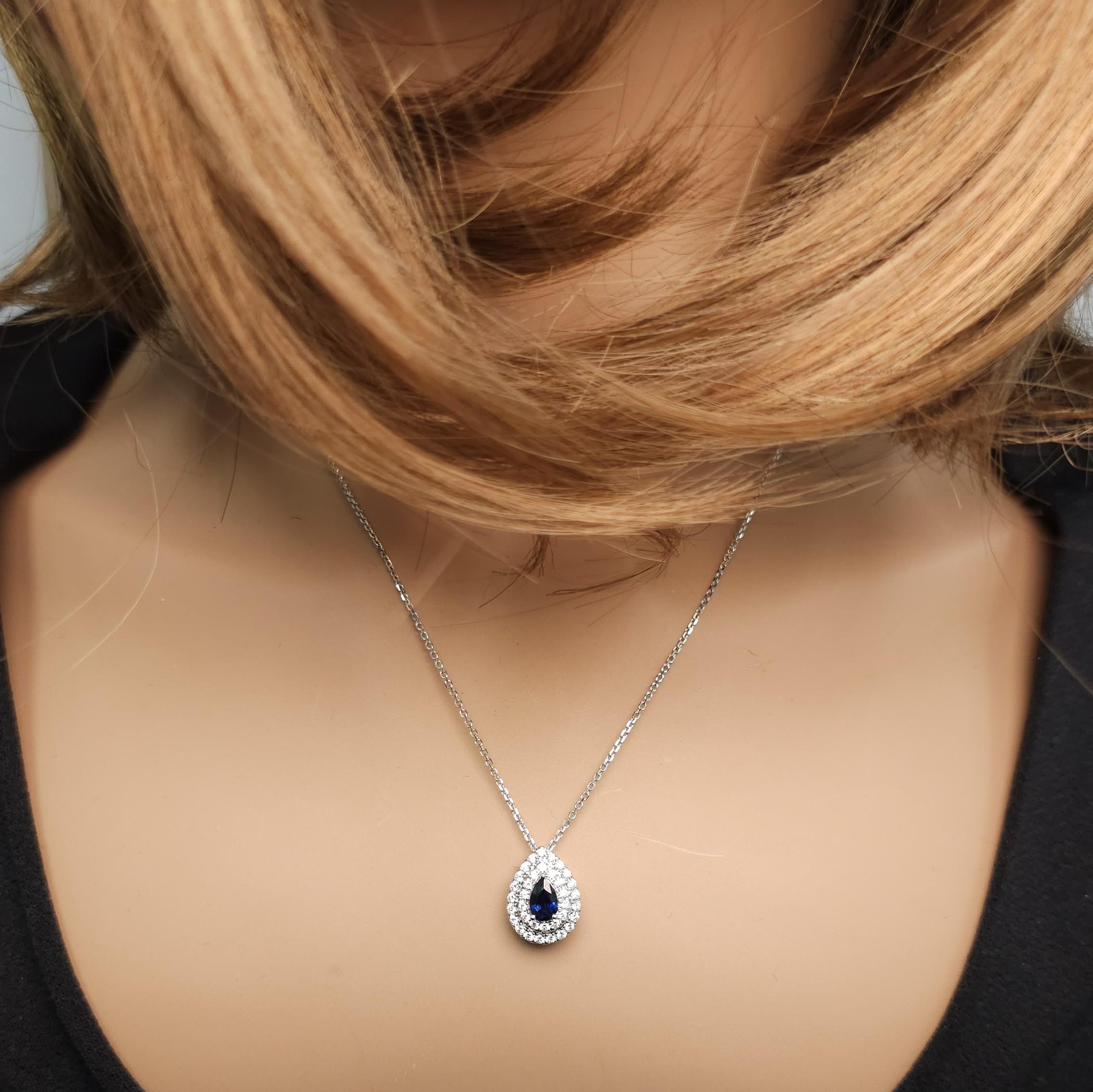 Ciondolo a goccia in oro con zaffiro blu perlato naturale e diamante bianco da 0.73 carati TW In condizioni Nuovo in vendita a New York, NY