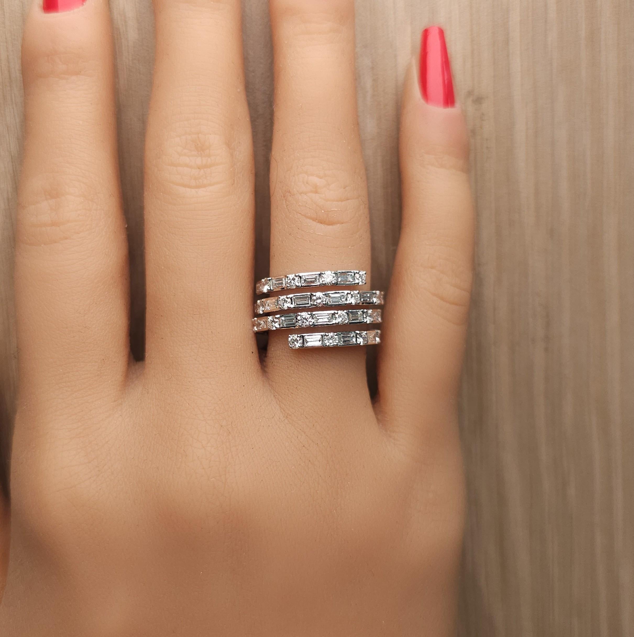 Cocktailring aus Weißgold mit natürlichem weißem Baguette-Diamant 1.87 Karat TW im Zustand „Neu“ im Angebot in New York, NY
