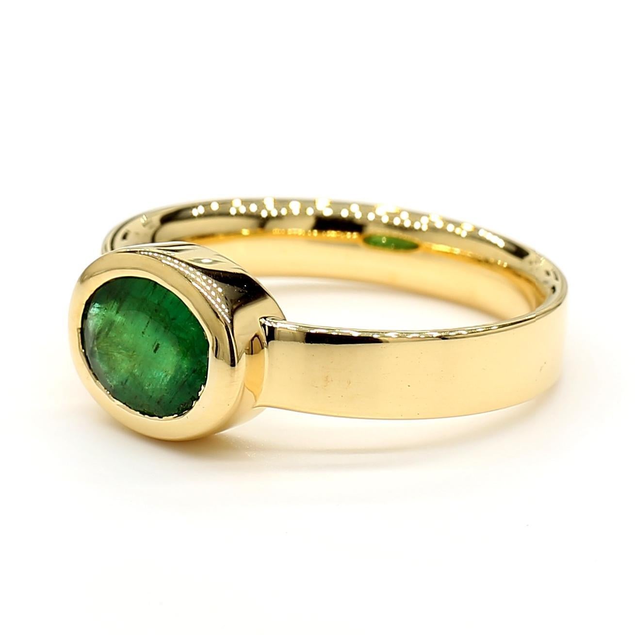 La magnifique bague en émeraude de Raregemworld. Monté dans une belle monture en or jaune 18 carats avec une émeraude naturelle de taille ovale. Cette bague est garantie pour impressionner et améliorer votre collection personnelle !

Poids total :