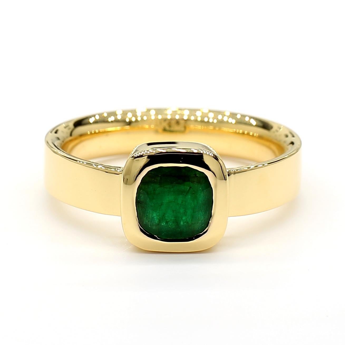 Contemporain Bague cocktail en or jaune avec émeraude naturelle 0,84 carat TW en vente