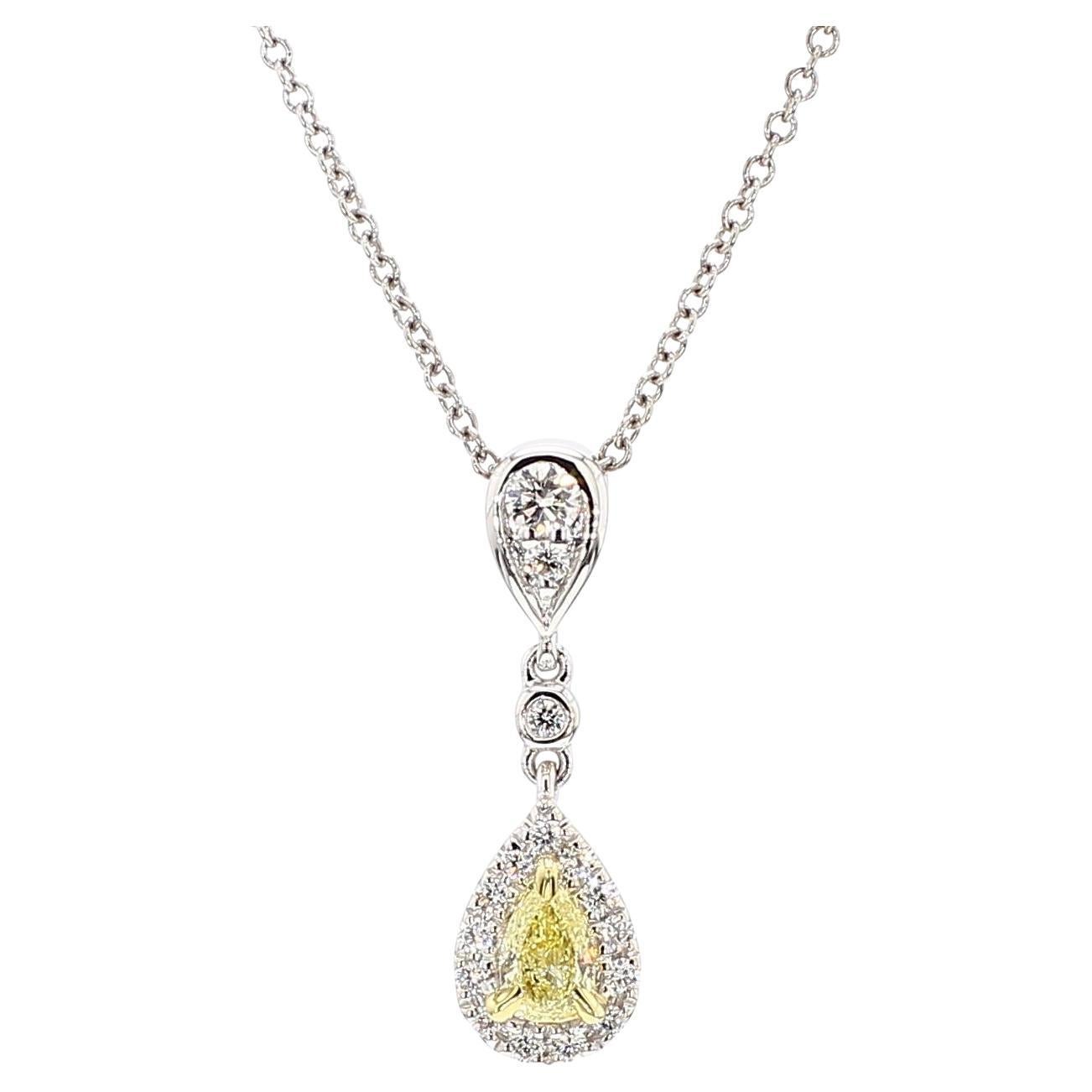 Natürlicher gelber Birnen- und weißer Diamant .28 Karat TW Gold Tropfenanhänger