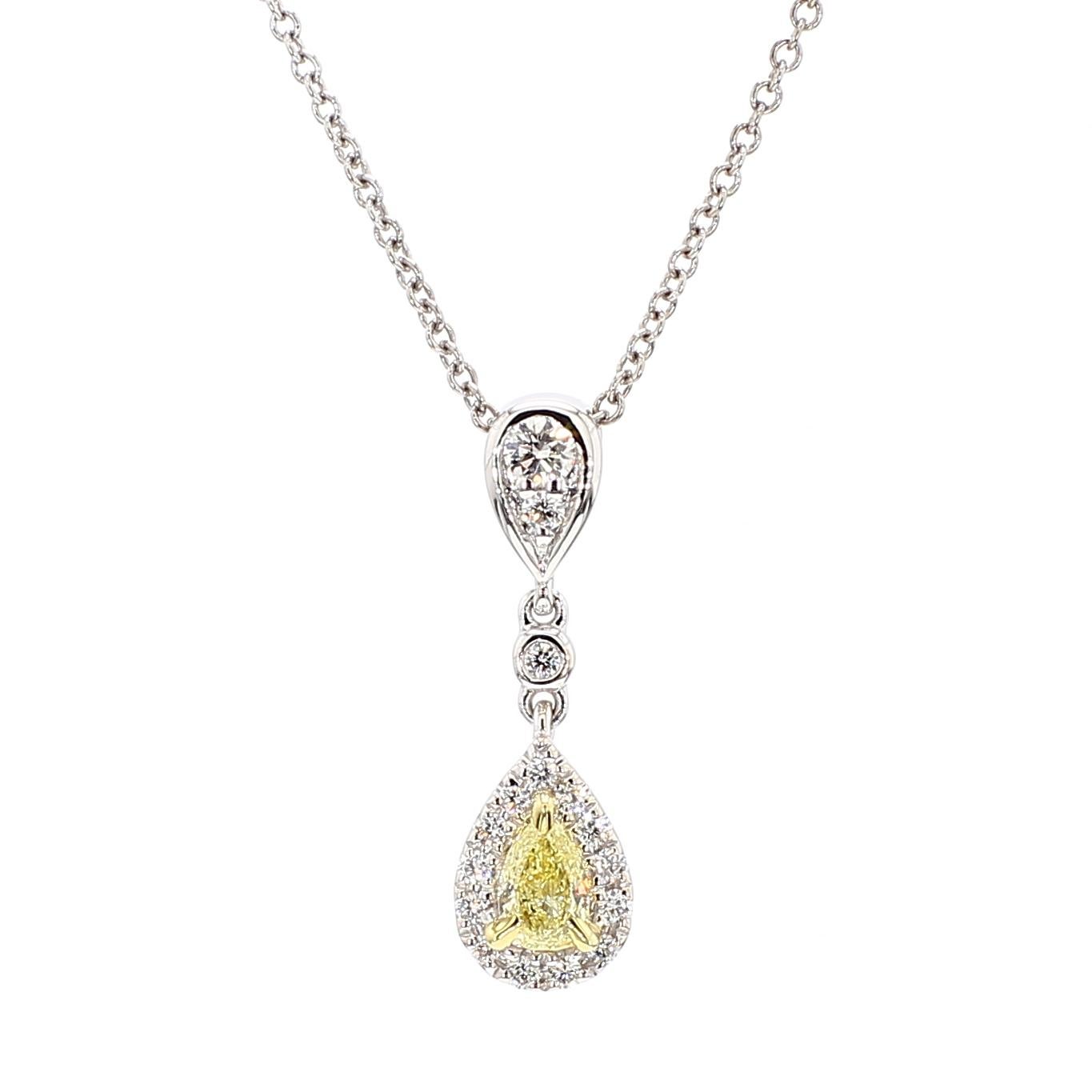 Contemporaneo Ciondolo a goccia in oro con pera gialla naturale e diamante bianco da 28 carati TW in vendita