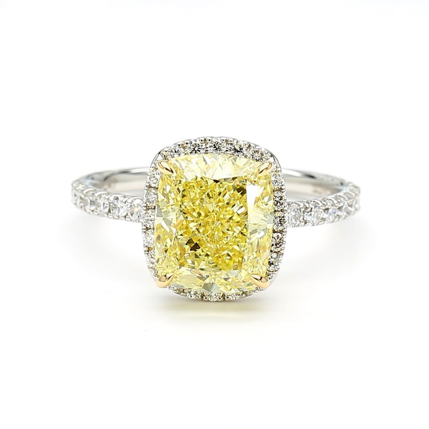 GIA zertifiziert Fancy Intense Yellow Cushion Diamond 4,19 Karat TW Gold Ring (Zeitgenössisch) im Angebot