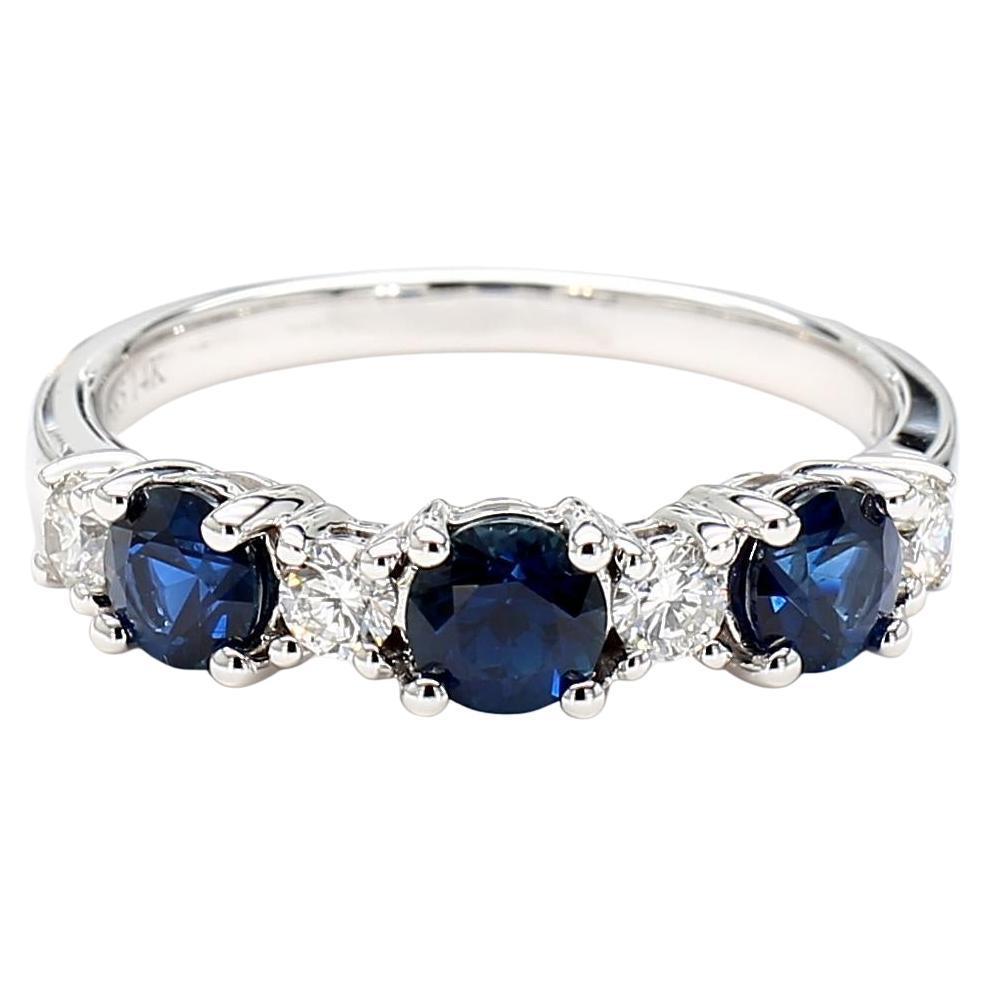 Natürlicher blauer runder Saphir und weißer Diamant 1.25 Karat TW Gold Cocktail-Ring