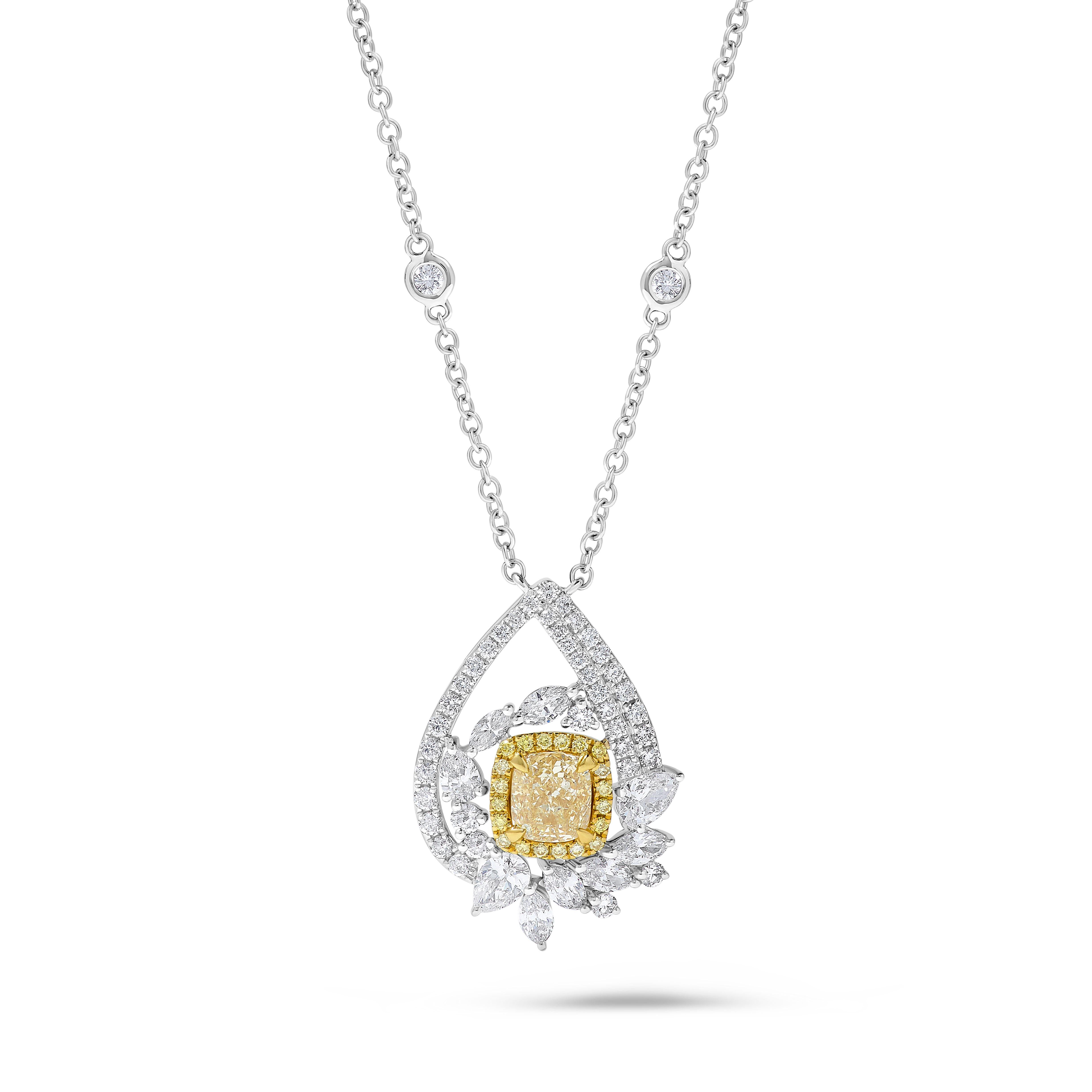 Contemporaneo Collana con diamante giallo naturale a cuscino da 2,66 carati in oro certificata GIA in vendita
