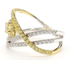 Bague cocktail en or jaune naturel taille coussin de 1.03 carat TW