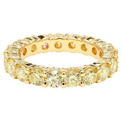 Anneau d'éternité en or jaune naturel avec diamants ronds de 2.55 carats poids total