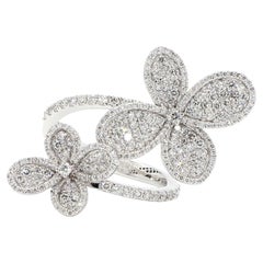 Bague cocktail en or blanc naturel avec diamants ronds de 1.76 carat poids total