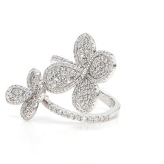 Bague cocktail en or blanc naturel avec diamants ronds de 1.76 carat poids total