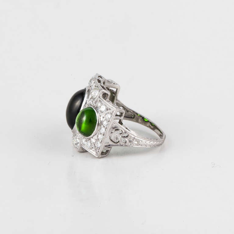Art Deco Three-Stone Chrome Diopside and Diamond Ring in Platinum In Good Condition For Sale In Houston, TX