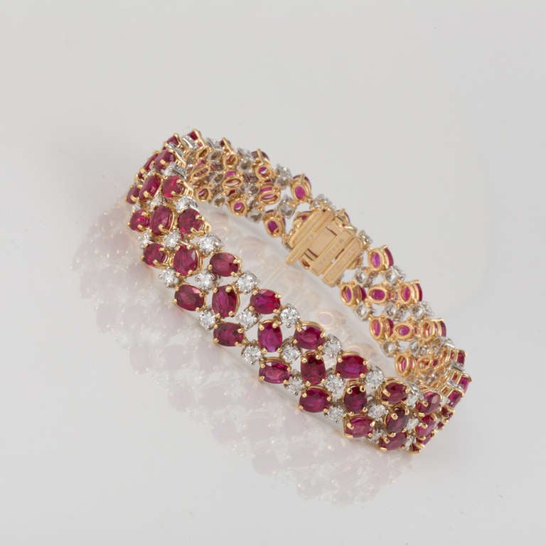 Nachlass Oscar Heyman Armband aus 18 Karat Gold Rubin und Diamanten (Gemischter Schliff) im Angebot
