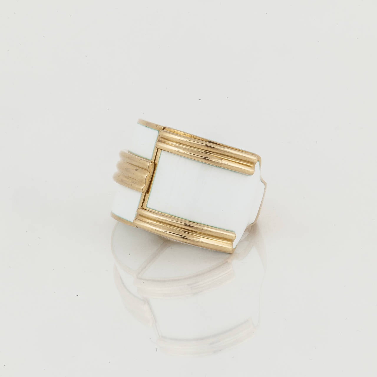 David Webb 18K Gold Ring with White Enamel In Good Condition For Sale In Houston, TX