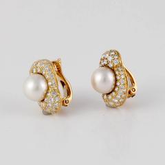 Van Cleef & Arpels Boucles d'oreilles en or avec perles et diamants