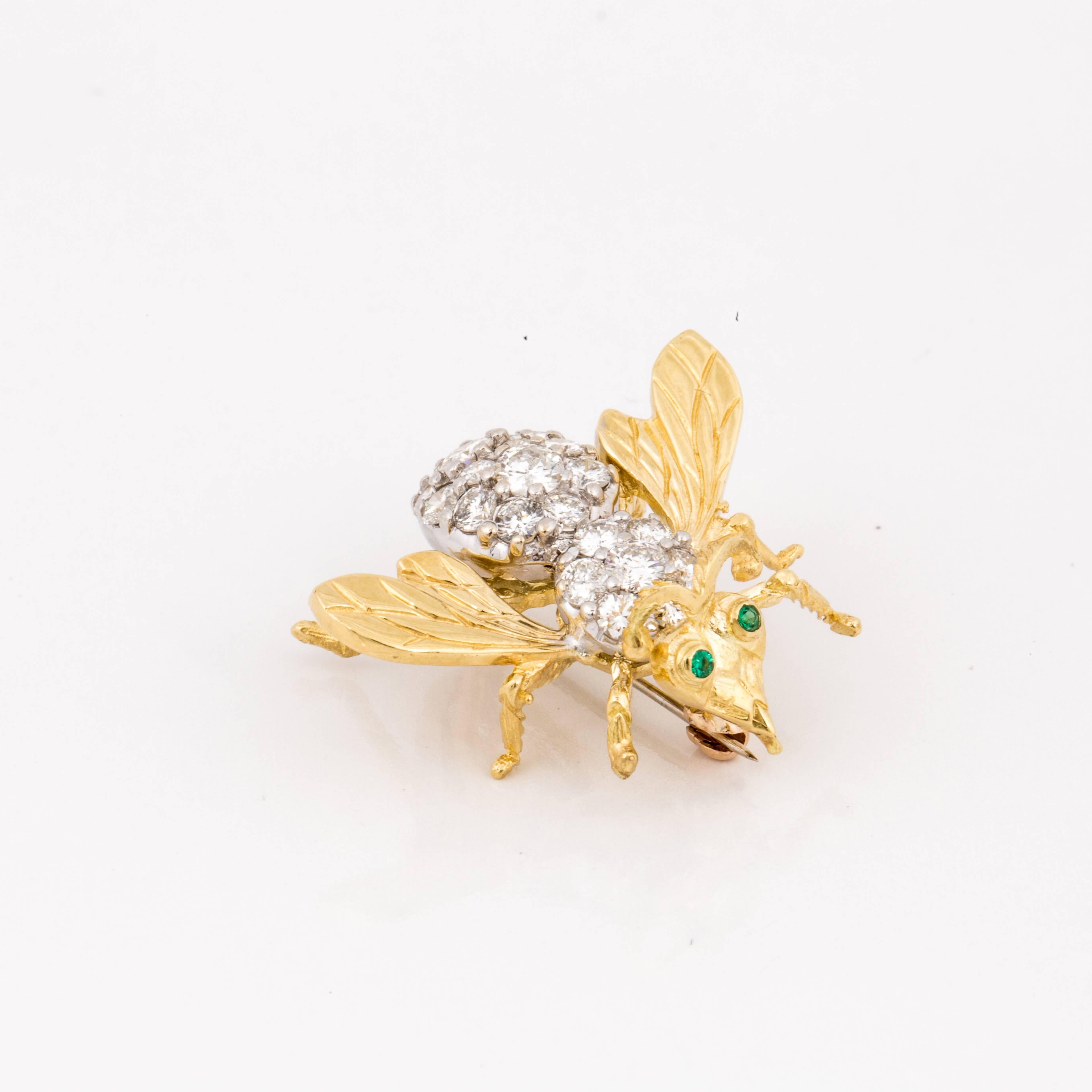 Taille ronde Épingle abeille en or jaune 18 carats et diamants en vente